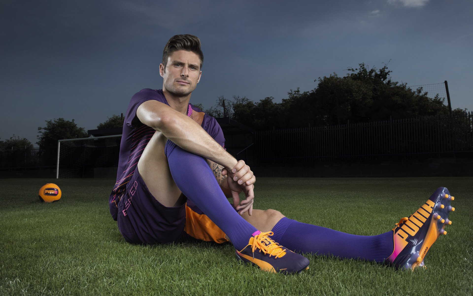 爱游戏全站注册-热刺中场连续进球，成为球队新核心，热刺进攻